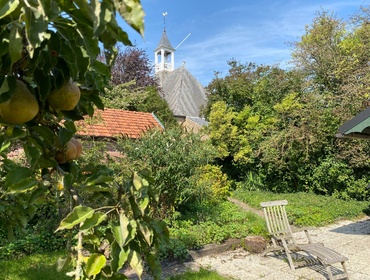 Terraced house with green private garden