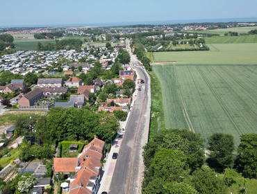 Un océan d'espace à Nieuwvliet village