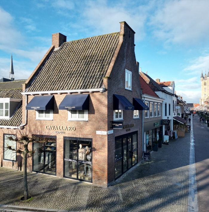 inhetcommercilesluisdertigmeteretalagemetuitbreidingmogelijk001.jpg