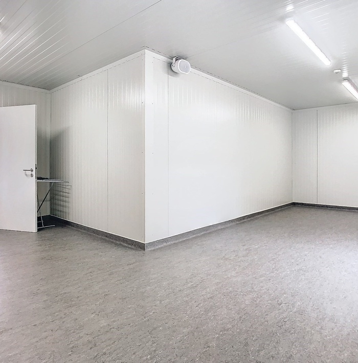 goeduitgerusteloodsopbedrijventerreininsluisnieuwstraat66c014.jpg