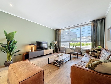 Attractive and large town house with detached garage for the whole family