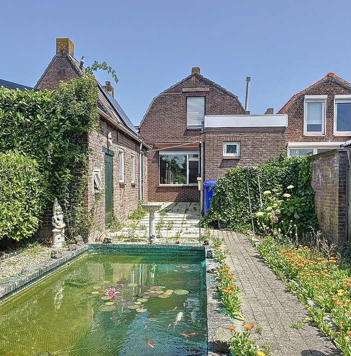 karaktervollewoningmetzonnigetuin003.jpg