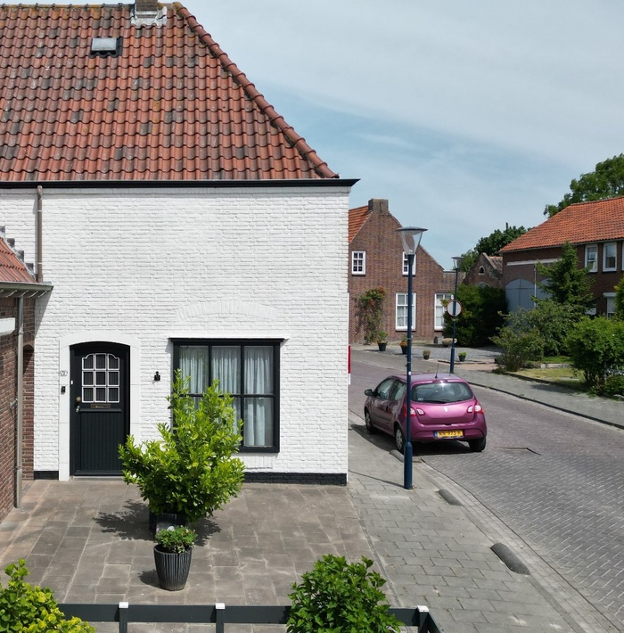 bescheidengevelmetlegioruimteenmogelijkheden002.jpg