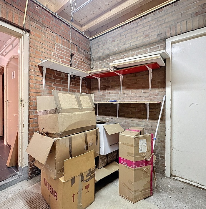 tehuurwinkelpandmetbovenwoning011.jpg