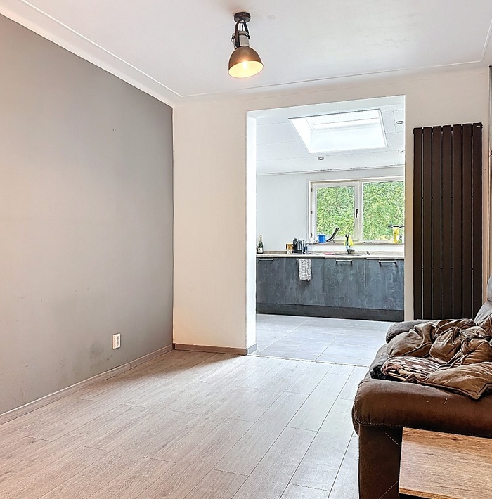 gerenoveerdehalfvrijstaandewoningmetroyaletuinendubbelegarage.011.jpg