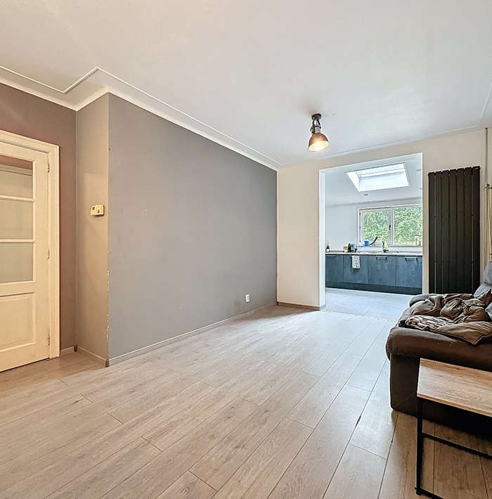 gerenoveerdehalfvrijstaandewoningmetroyaletuinendubbelegarage.012.jpg