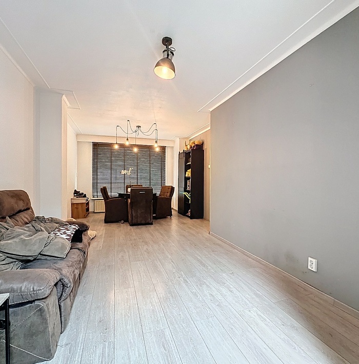 gerenoveerdehalfvrijstaandewoningmetroyaletuinendubbelegarage.014.jpg