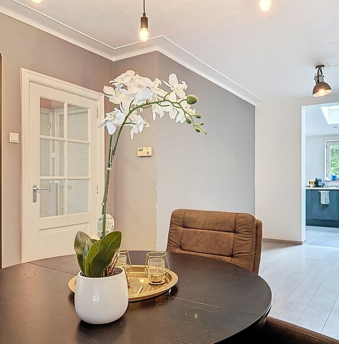 gerenoveerdehalfvrijstaandewoningmetroyaletuinendubbelegarage.016.jpg