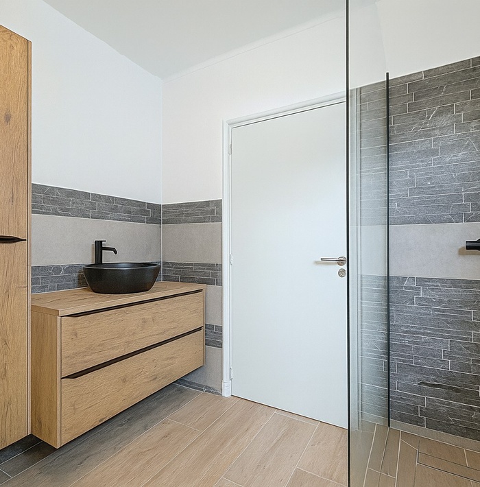 gerenoveerdehalfvrijstaandewoningmetroyaletuinendubbelegarage.022.jpg
