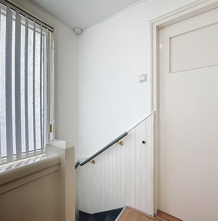 gerenoveerdehalfvrijstaandewoningmetroyaletuinendubbelegarage.027.jpg