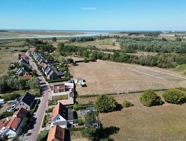 Charmante woning met verrassend veel ruimte en comfort. Charmante woning met verrassend veel ruimte en comfort.