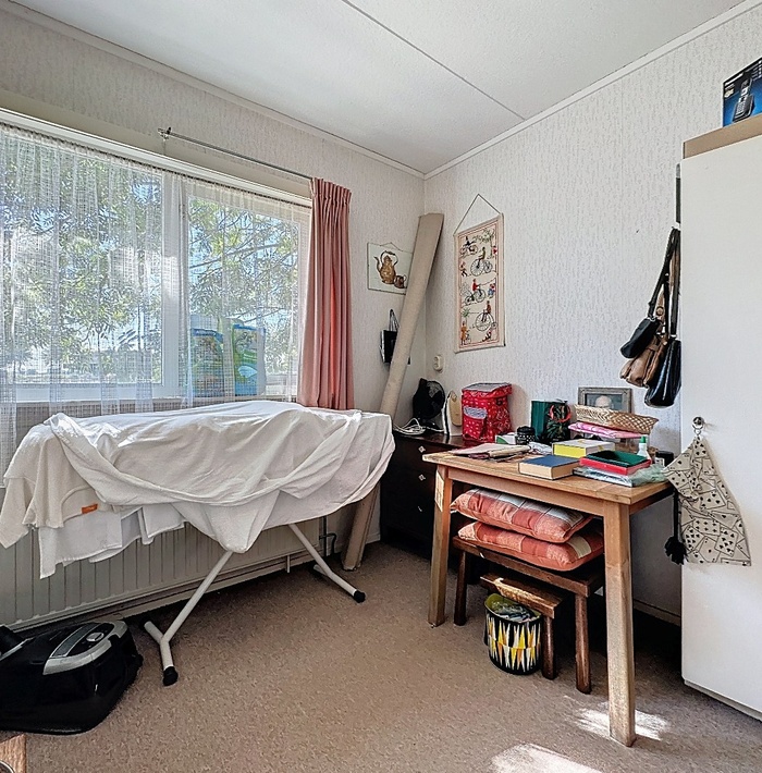 bungalowmetapartegarageenschuurtjeopeenbetoverendperceel.011.jpg