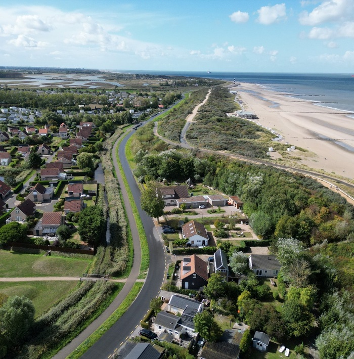 strandinjeachtertuinwonenoptoplocatieinbreskens003.jpg