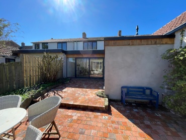 Maison mitoyenne rénovée au cœur de Zuidzande Maison mitoyenne rénovée au cœur de Zuidzande