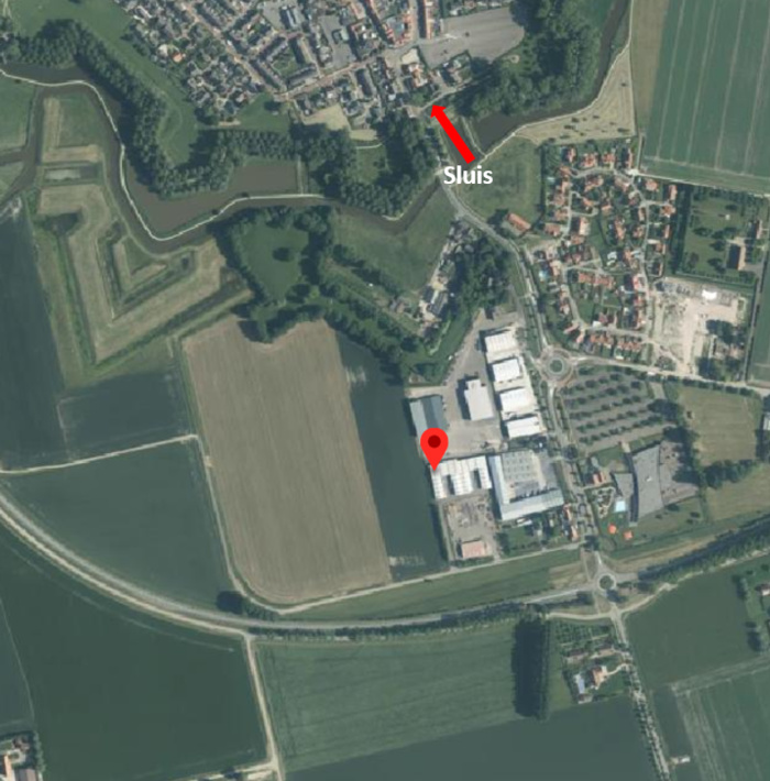 royaleloodsaanderondwegvansluis010.jpg royaleloodsaanderondwegvansluis010.jpg