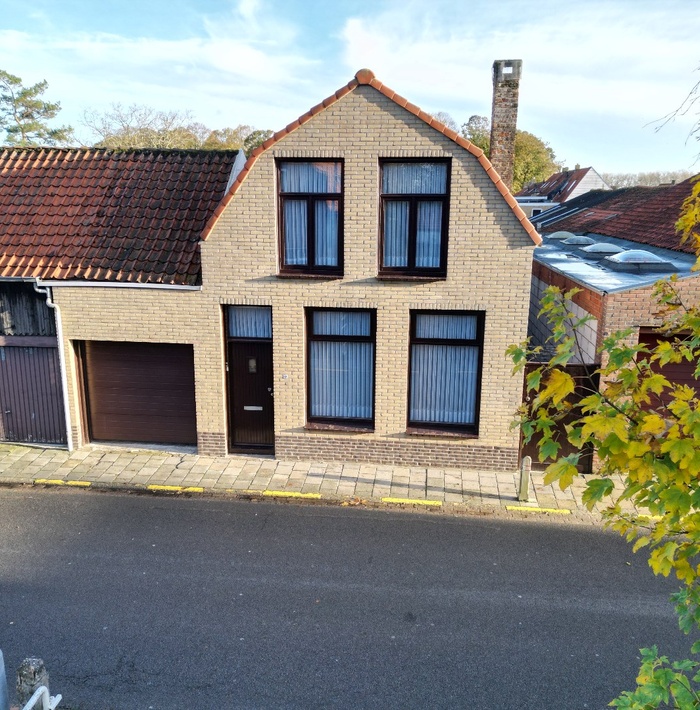 recentemansardemetgarage001.jpg recentemansardemetgarage001.jpg