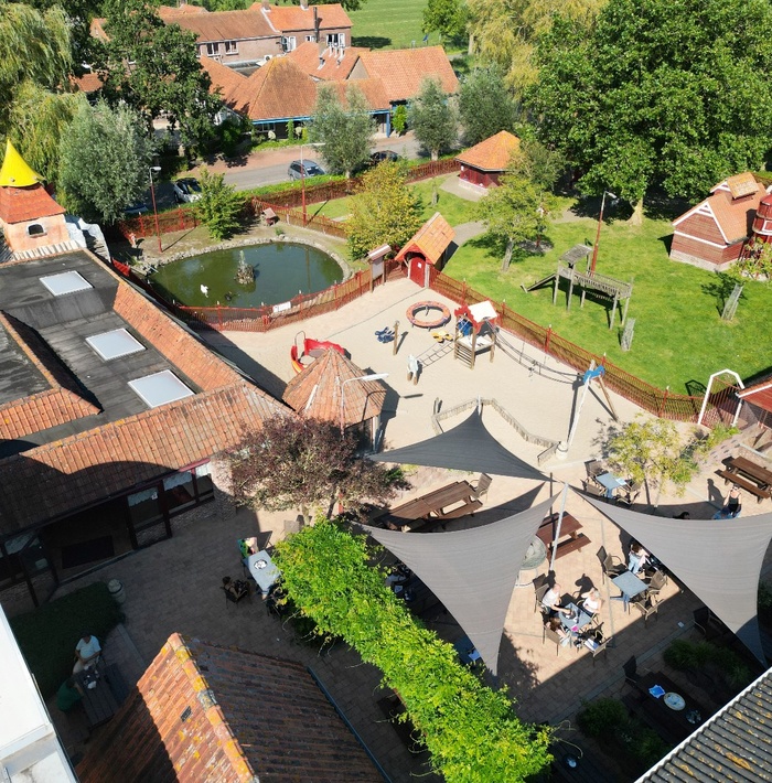 hetfamilieparadijsaandevaleiskreek001.jpg hetfamilieparadijsaandevaleiskreek001.jpg