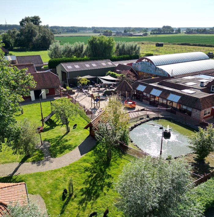 hetfamilieparadijsaandevaleiskreek003.jpg hetfamilieparadijsaandevaleiskreek003.jpg