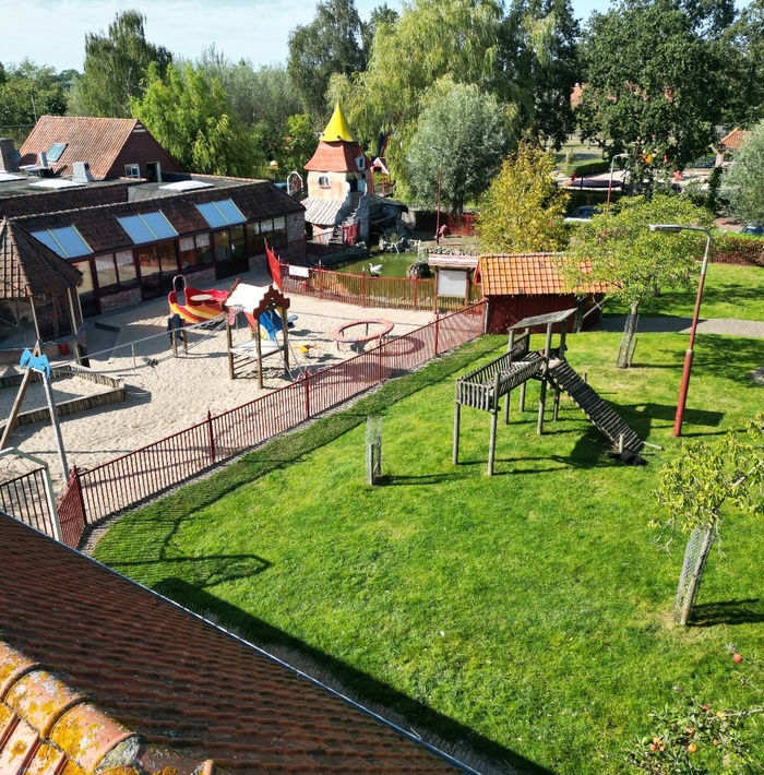 hetfamilieparadijsaandevaleiskreek004.jpg hetfamilieparadijsaandevaleiskreek004.jpg