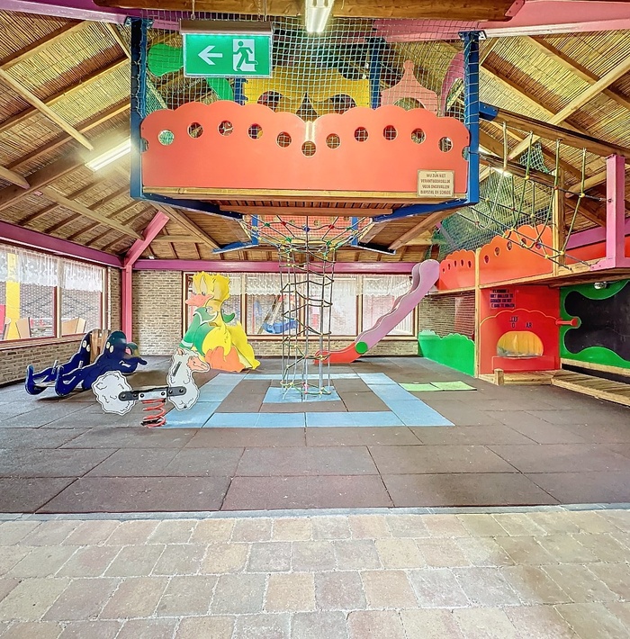 hetfamilieparadijsaandevaleiskreek012.jpg hetfamilieparadijsaandevaleiskreek012.jpg