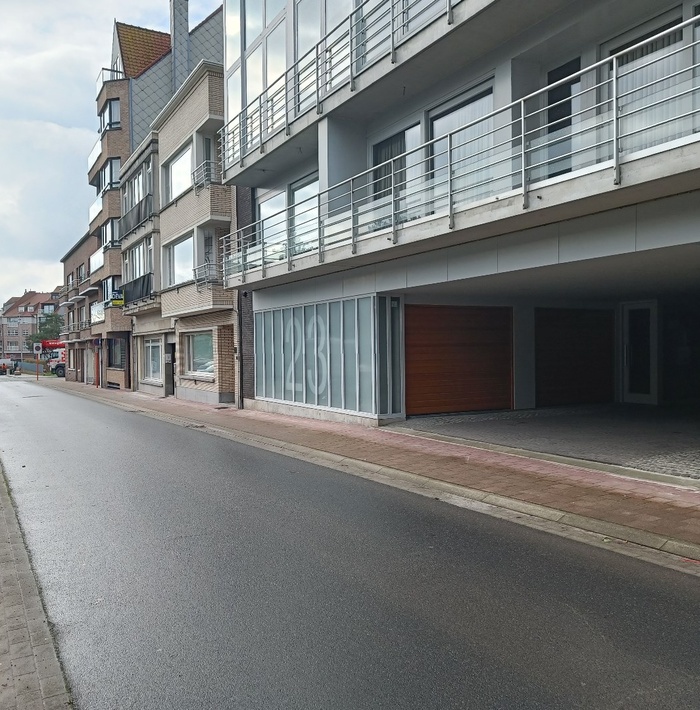 parkeerplaatsnieuwpoortstraat002.jpg