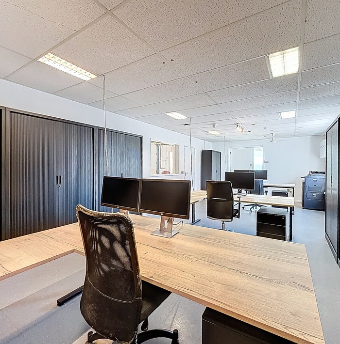 uniekmultifunctioneelobjectmetbedrijfsruimtekantoormancaveenruimappartement008.jpg uniekmultifunctioneelobjectmetbedrijfsruimtekantoormancaveenruimappartement008.jpg