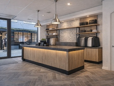 Local commercial avec appartement au-dessus