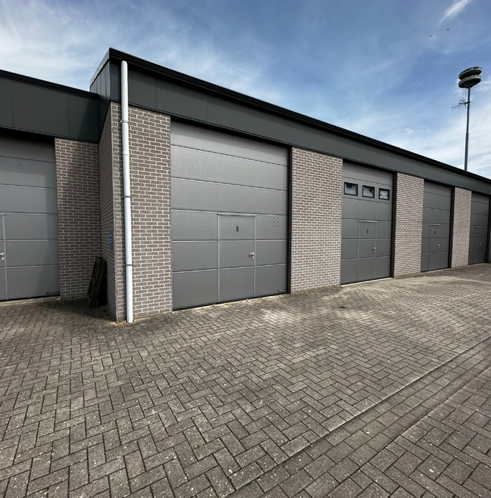 netteloodsopkleinschaligbedrijventerreinaandetragelinschoondijke001.jpg