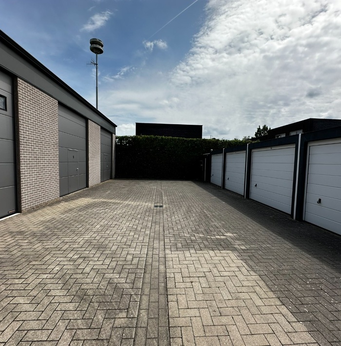 netteloodsopkleinschaligbedrijventerreinaandetragelinschoondijke003.jpg