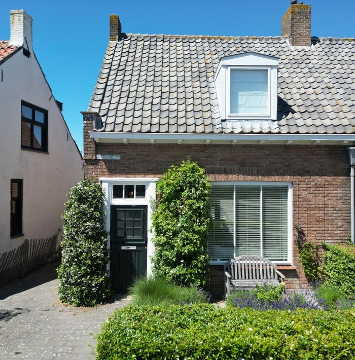 karaktervollehoekwoningmetzonnigetuinnabijhetstrand001.jpg karaktervollehoekwoningmetzonnigetuinnabijhetstrand001.jpg