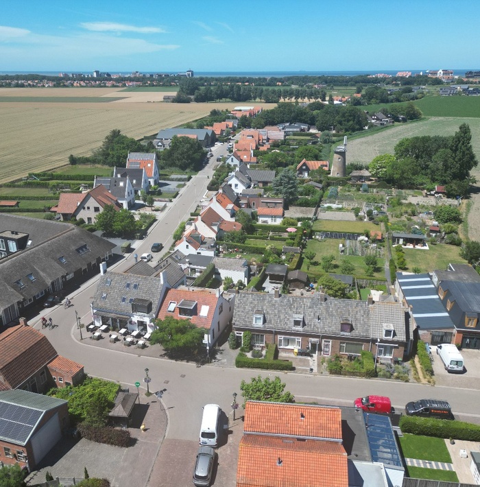 karaktervollehoekwoningmetzonnigetuinnabijhetstrand027.jpg karaktervollehoekwoningmetzonnigetuinnabijhetstrand027.jpg